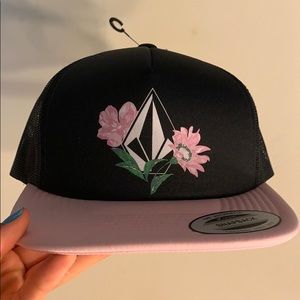 Brand new volcolm hat